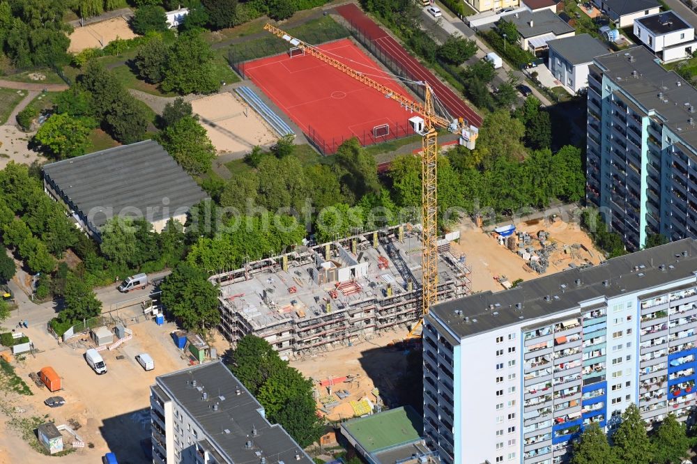 Berlin from the bird's eye view: Construction site for the multi-family residential building in the Mittenwalder Strasse in the district Hellersdorf in Berlin, Germany