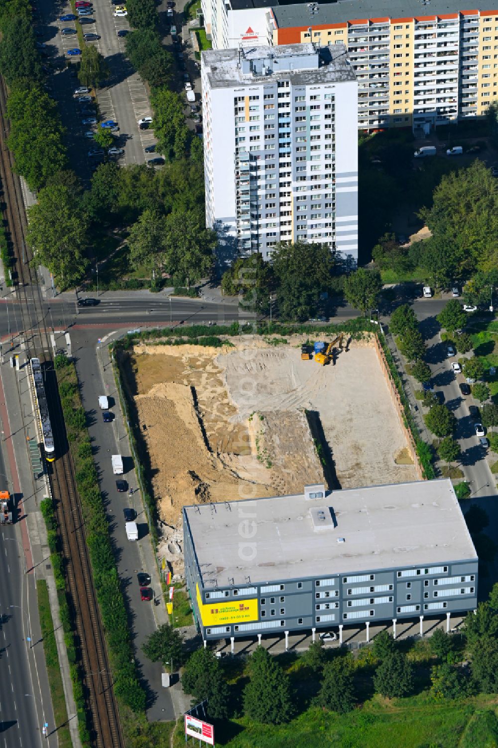 Berlin from the bird's eye view: Construction site for the multi-family residential building on street Arendsweg - Heldburger Strasse - Landsberger Allee in the district Hohenschoenhausen in Berlin, Germany