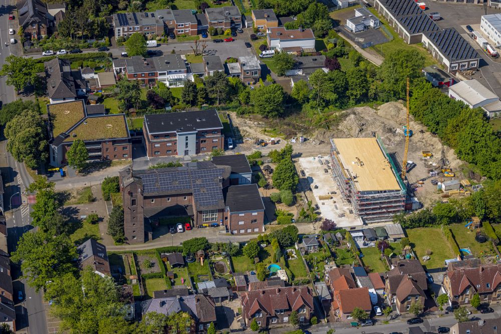 Aerial photograph Bottrop - Construction site for the multi-family residential building on street Eichenstrasse in the district Stadtmitte in Bottrop at Ruhrgebiet in the state North Rhine-Westphalia, Germany