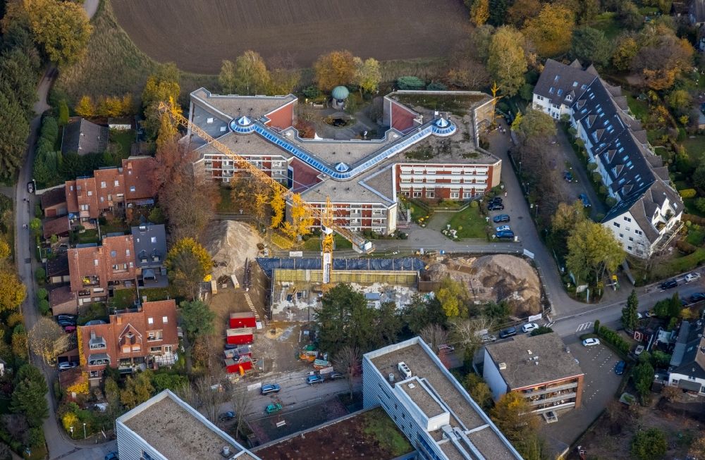 Mülheim an der Ruhr from the bird's eye view: Construction site for the multi-family residential building on Parsevalstrasse in the district Flughafensiedlung in Muelheim on the Ruhr in the state North Rhine-Westphalia, Germany