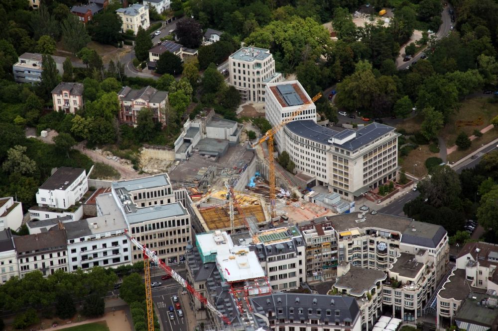 Wiesbaden from the bird's eye view: Construction site for the multi-family residential building Quartier Kureck on Taunustrasse in Wiesbaden in the state Hesse, Germany