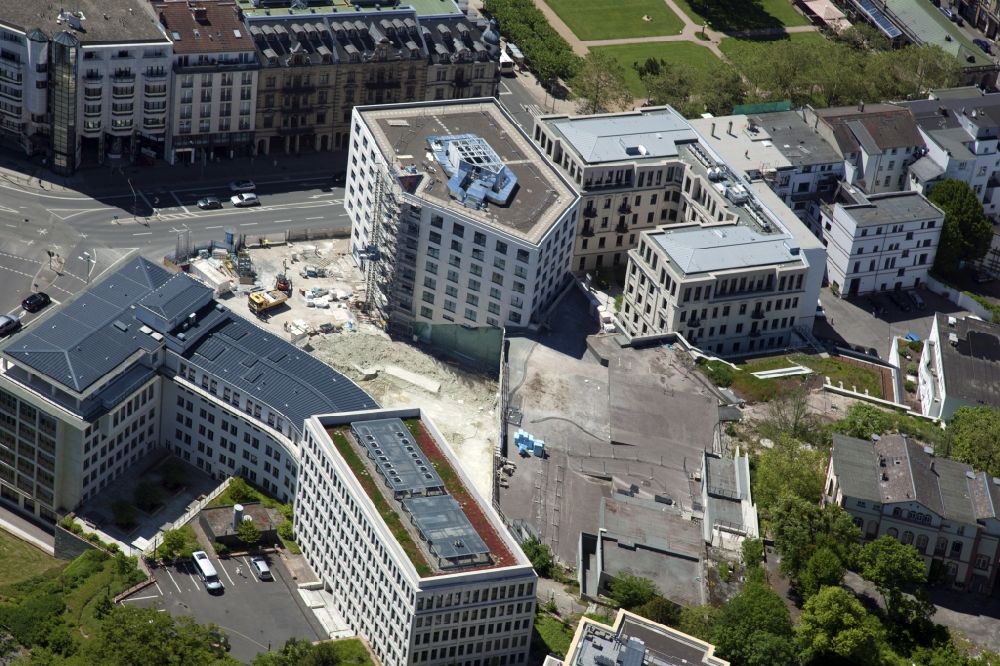 Aerial photograph Wiesbaden - Construction site for the multi-family residential building Quartier Kureck on Taunustrasse in Wiesbaden in the state Hesse, Germany