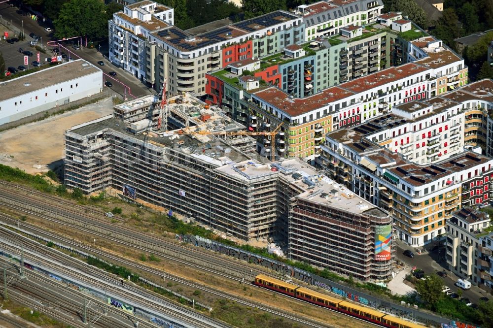 Aerial image Berlin - Construction site for the multi-family residential building Revaler Spitze on Revaler Strasse in the district Friedrichshain in Berlin, Germany
