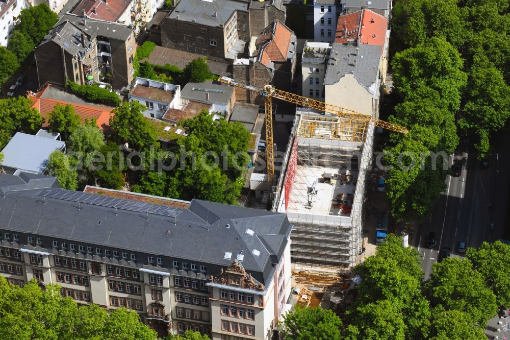Aerial photograph Mainz - Construction site for the multi-family residential building on Rheinallee in the district Neustadt in Mainz in the state Rhineland-Palatinate, Germany