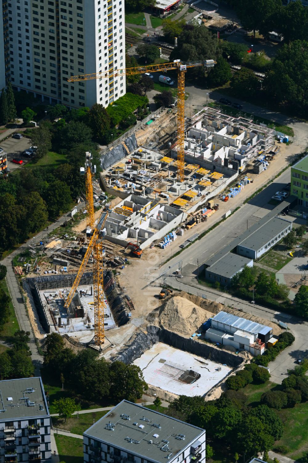 Berlin from the bird's eye view: Construction site for the multi-family residential building Suedliche Ringkolonnaden on street Max-Herrmann-Strasse in the district Marzahn in Berlin, Germany