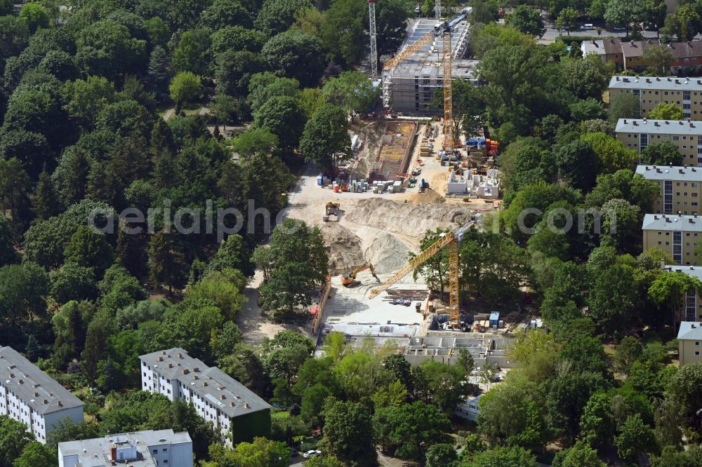 Aerial photograph Berlin - Construction site for the multi-family residential building in Septimer Viertel on street Septimerstrasse in the district Reinickendorf in Berlin, Germany