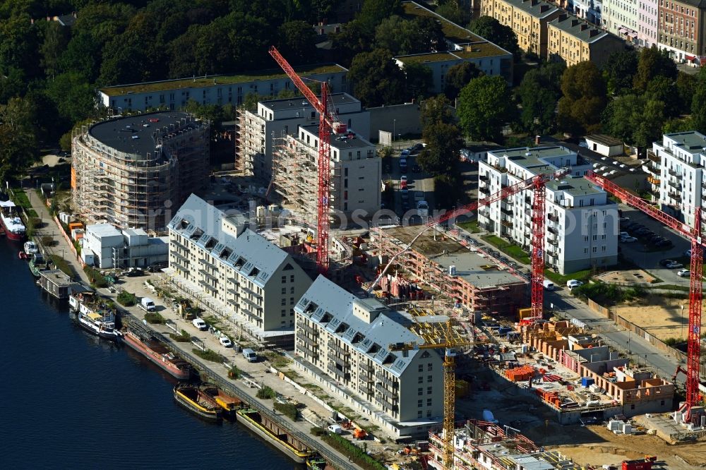 Aerial image Berlin - Construction site for the multi-family residential building Speicher Ballett on Parkstrasse in the district Hakenfelde in Berlin, Germany