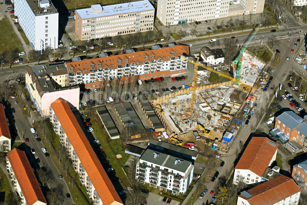 Teltow from the bird's eye view: Construction site for the multi-family residential building on street Elbestrasse in Teltow in the state Brandenburg, Germany