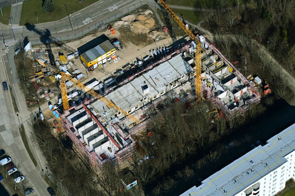 Berlin from the bird's eye view: Construction site for the multi-family residential building on Welsestrasse - Biesenbrower Strasse in the district Hohenschoenhausen in Berlin, Germany