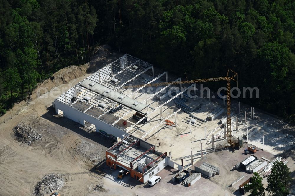 Aerial image Hohen Neuendorf - Construction site for the dismantling of the hall design of a former OBI building market in Hohen Neuendorf in the state of Brandenburg
