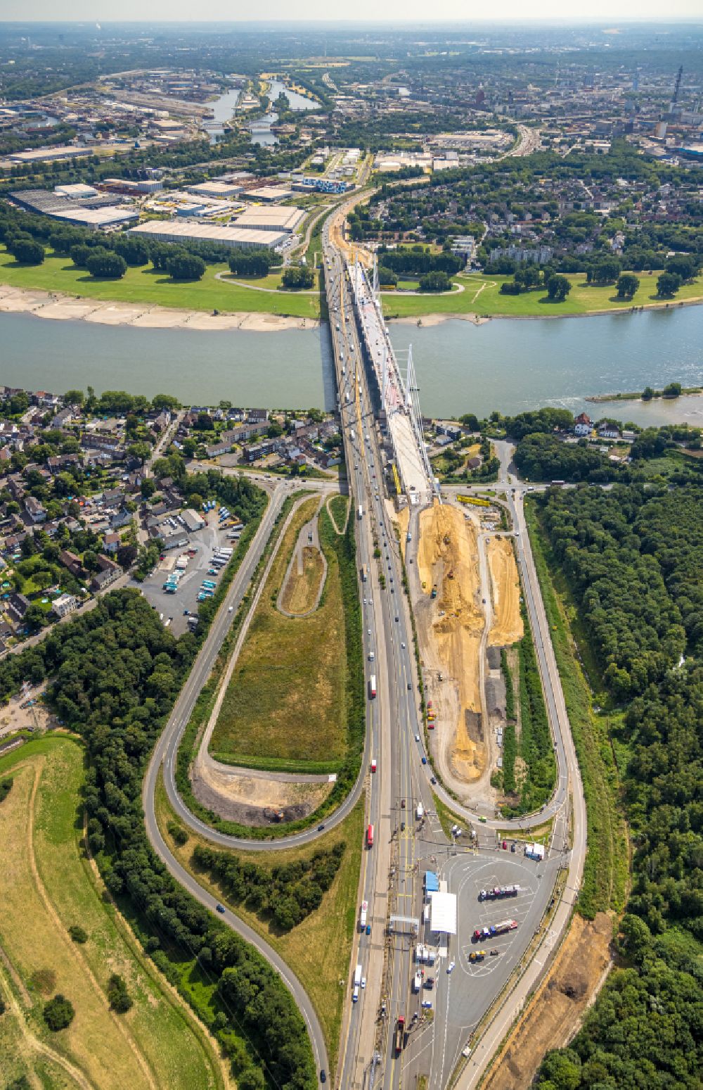 Aerial image Duisburg - Construction site for the rehabilitation and repair of the motorway bridge construction Rheinbruecke Duisburg-Neuenkamp on street Brueckenstrasse in the district Homberg in Duisburg at Ruhrgebiet in the state North Rhine-Westphalia, Germany