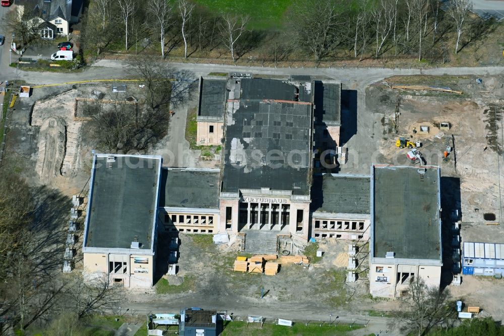 Aerial image Zinnowitz - Construction for the reconstruction and expansion of the old buildings listed building Kulturhaus in Zinnowitz on the island of Usedom in the state Mecklenburg - Western Pomerania, Germany