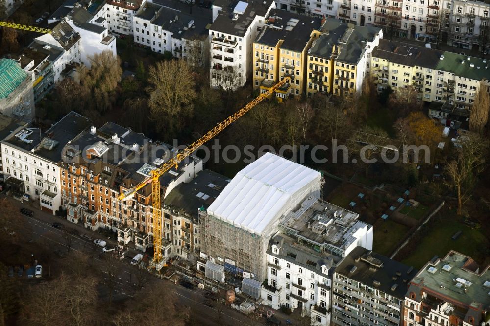 Aerial image Hamburg - Construction for the reconstruction and expansion of the old buildings listed building on Schwanenwik in the district Uhlenhorst in Hamburg, Germany