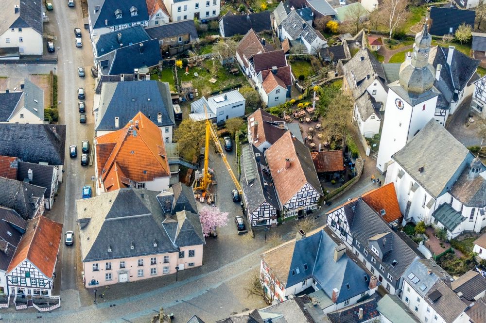 Arnsberg from the bird's eye view: Construction site for reconstruction of the building Altes Rathaus Arnsberg Alter Markt in Arnsberg in the state of North Rhine-Westphalia, Germany
