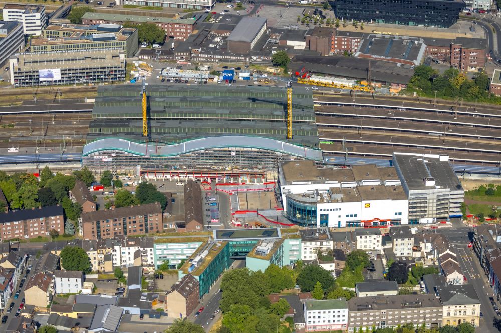 Aerial image Duisburg - Construction site for the conversion of the main train station of the Deutsche Bahn Duisburger Welle on Otto-Keller-Strasse in the district of Dellviertel in Duisburg in the Ruhr area in the state North Rhine-Westphalia, Germany
