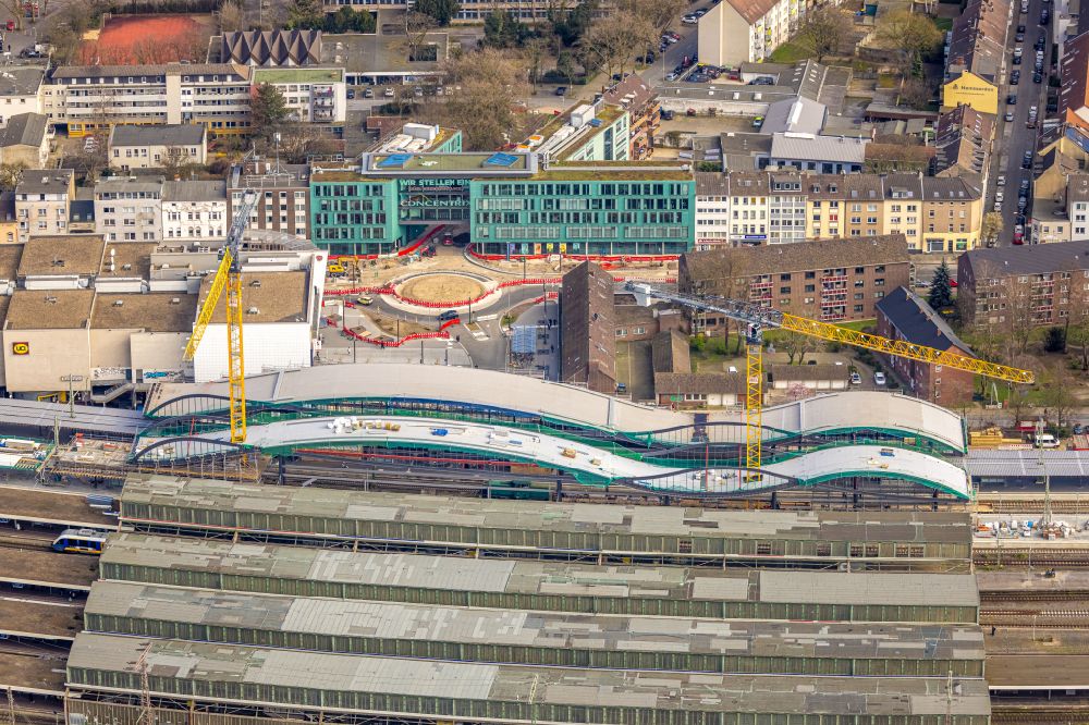 Aerial image Duisburg - construction site for the conversion of the main train station of the Deutsche Bahn Duisburger Welle on Otto-Keller-Strasse in the district of Dellviertel in Duisburg in the Ruhr area in the state North Rhine-Westphalia, Germany