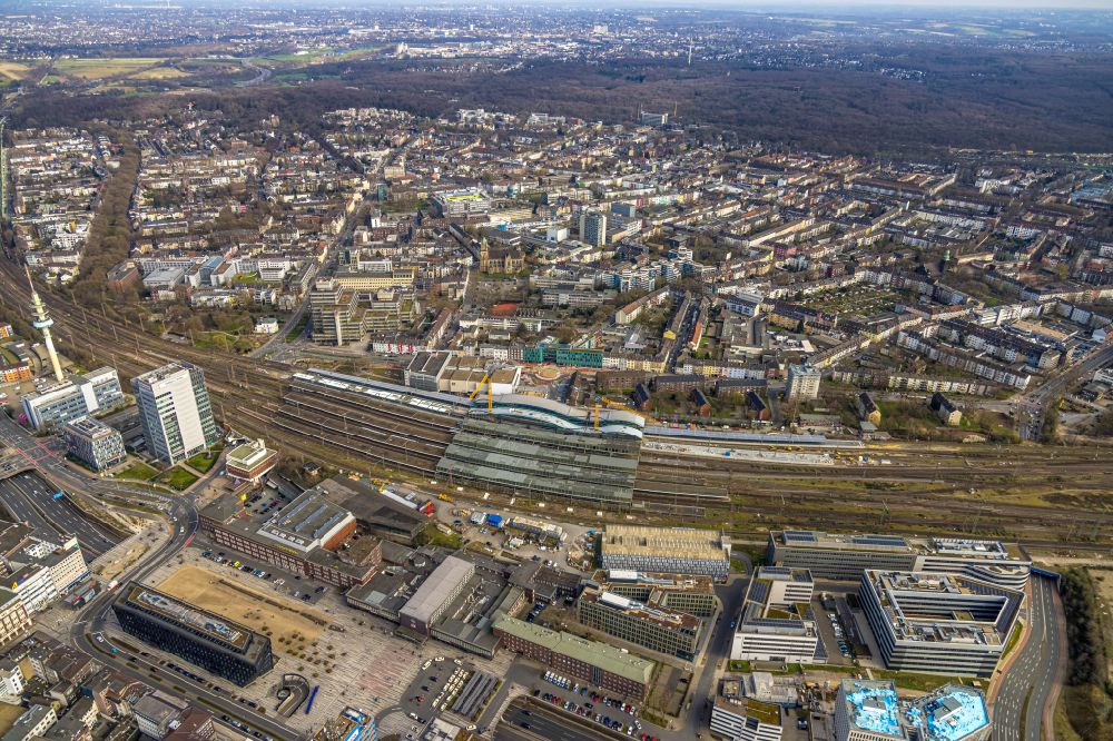 Aerial photograph Duisburg - construction site for the conversion of the main train station of the Deutsche Bahn Duisburger Welle on Otto-Keller-Strasse in the district of Dellviertel in Duisburg in the Ruhr area in the state North Rhine-Westphalia, Germany