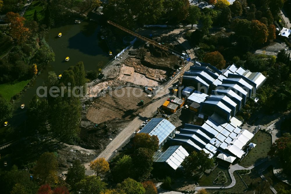 Aerial photograph Mannheim - Construction site for the design of a supplementary new building of the existing park with paths and green areas Luisenpark in the district Oststadt in Mannheim in the state Baden-Wuerttemberg, Germany