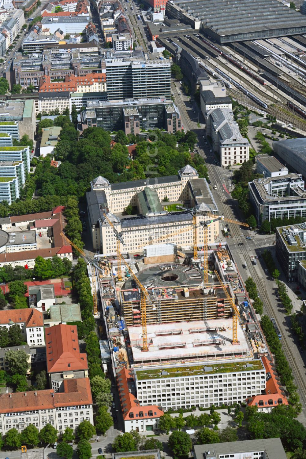 München from above - Construction for the reconstruction of Postpalast in ein Hotel on Arnulfstrasse on street Wredestrasse in the district Maxvorstadt in Munich in the state Bavaria, Germany