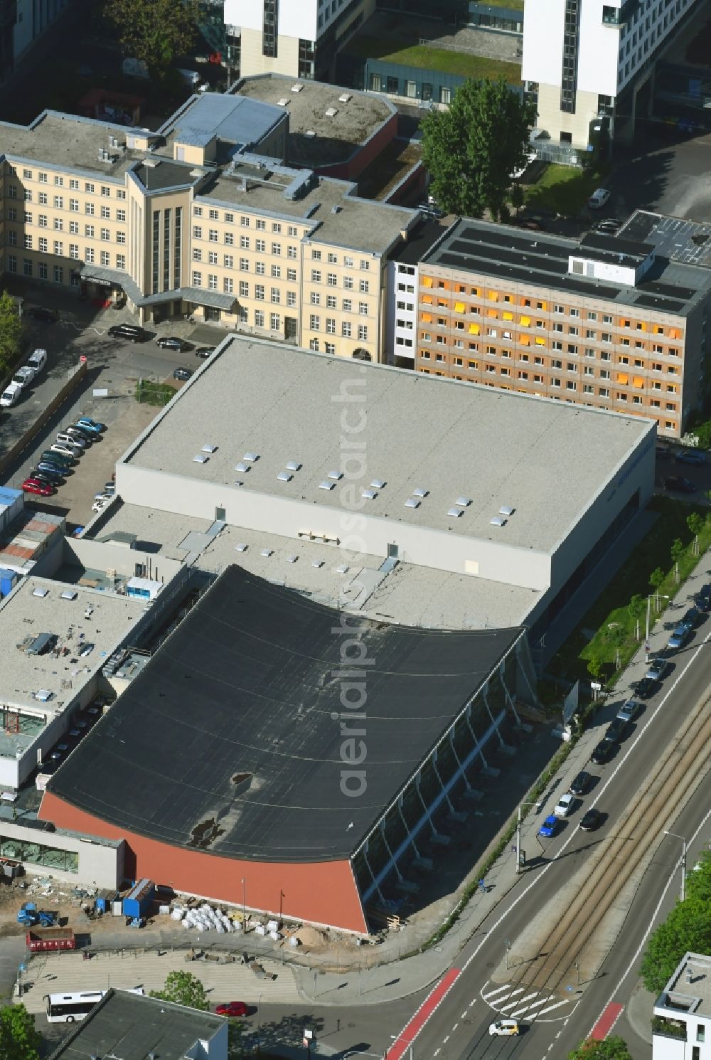 Dresden from above - Construction for the reconstruction of Schwimmsportkomplex Freiberger Platz on Maternistrasse in Dresden in the state Saxony, Germany