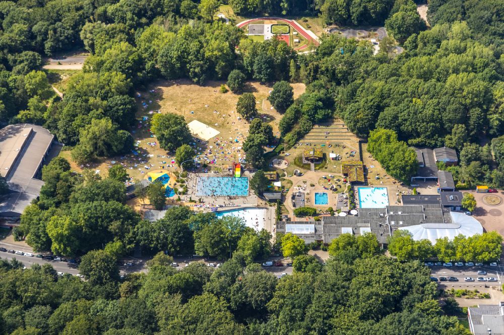 Aerial photograph Oberhausen - Construction for the reconstruction on Solbad Vonderort in Oberhausen in the state North Rhine-Westphalia, Germany