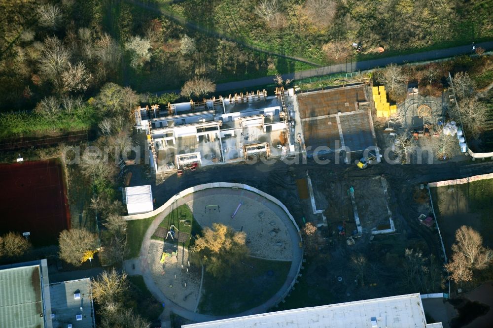 Aerial photograph Berlin - New construction site for the construction of a kindergarten building and Nursery school on Peter-Huchel-Strasse in the district Kaulsdorf in Berlin, Germany