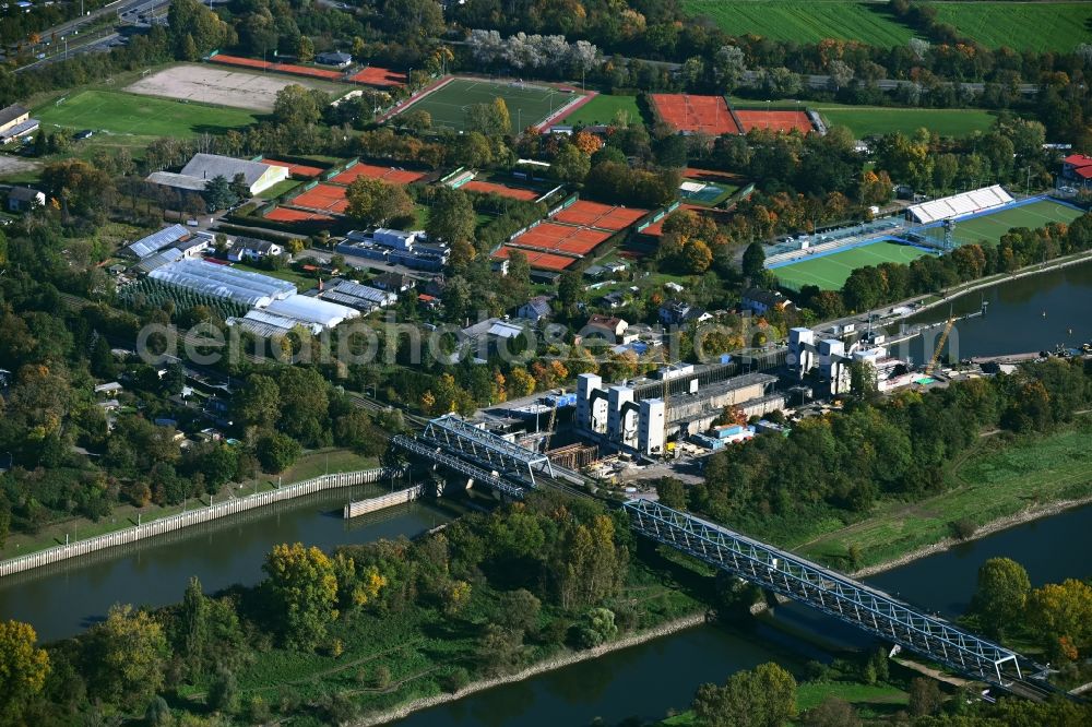 Aerial image Mannheim - Construction site for the repair and expansion of the barrage lock system Neckar lock Feudenheim on the Neckar in the district Feudenheim in Mannheim in the state Baden-Wurttemberg, Germany