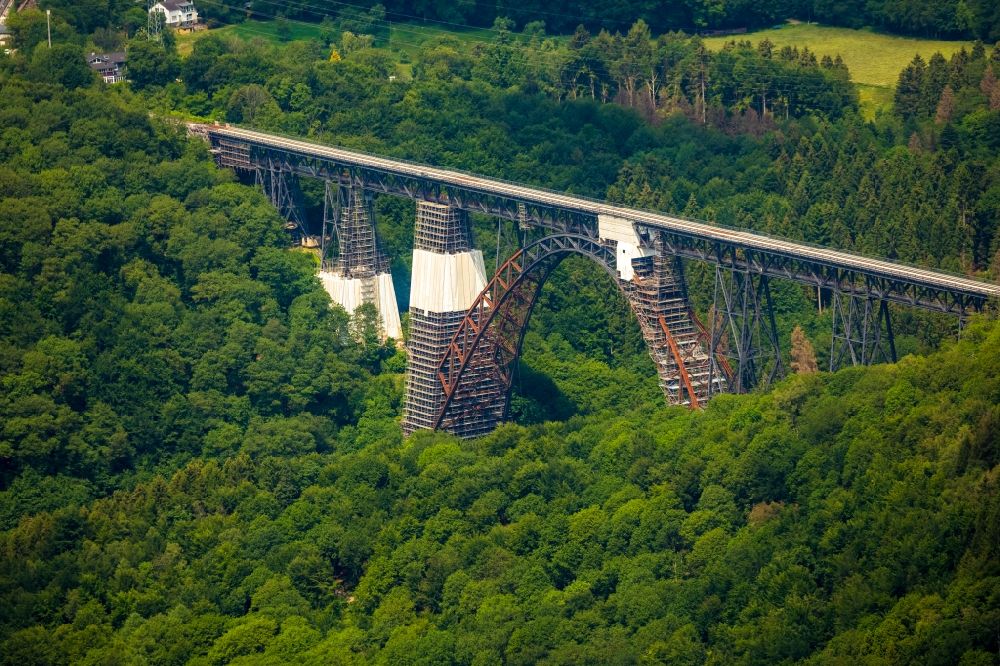Solingen from the bird's eye view: Construction for the renovation of the railway bridge building to route the train tracks of Muengstener Bruecke over the river side of Wupper in Solingen in the state North Rhine-Westphalia, Germany