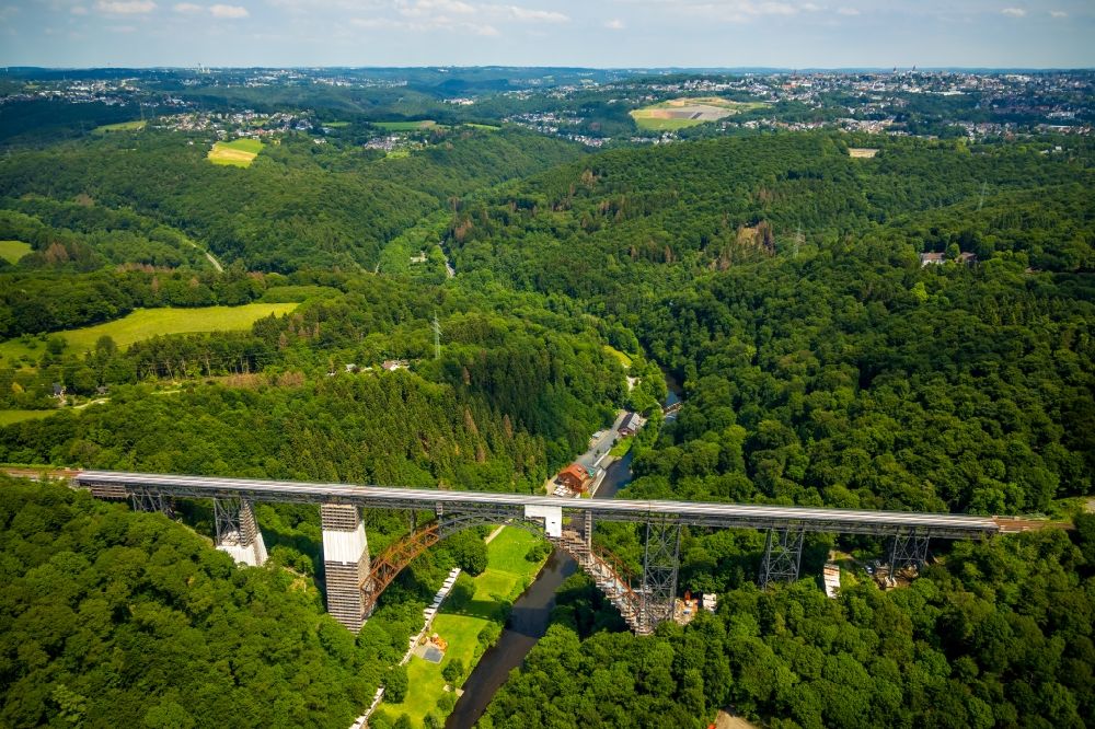 Aerial image Solingen - Construction for the renovation of the railway bridge building to route the train tracks of Muengstener Bruecke over the river side of Wupper in Solingen in the state North Rhine-Westphalia, Germany