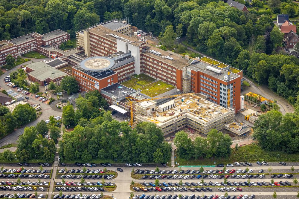 Aerial image Hamm - Construction site for the extension and renovation of a building on the clinic premises of the hospital St. Barbara-Klinik Hamm-Heessen GmbH Abteilung fuer Urologie Am Heessener Wald in the district Heessen in Hamm at Ruhrgebiet in the state North Rhine-Westphalia, Germany