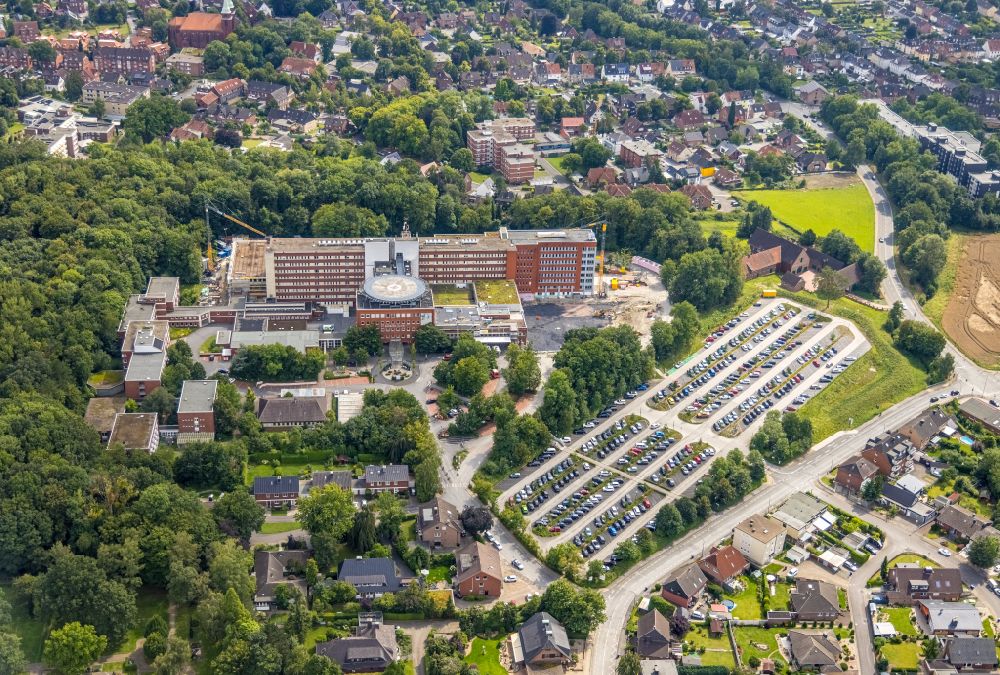 Aerial photograph Hamm - Construction site for the extension and renovation of a building on the clinic premises of the hospital St. Barbara-Klinik Hamm-Heessen GmbH Abteilung fuer Urologie Am Heessener Wald in the district Heessen in Hamm at Ruhrgebiet in the state North Rhine-Westphalia, Germany