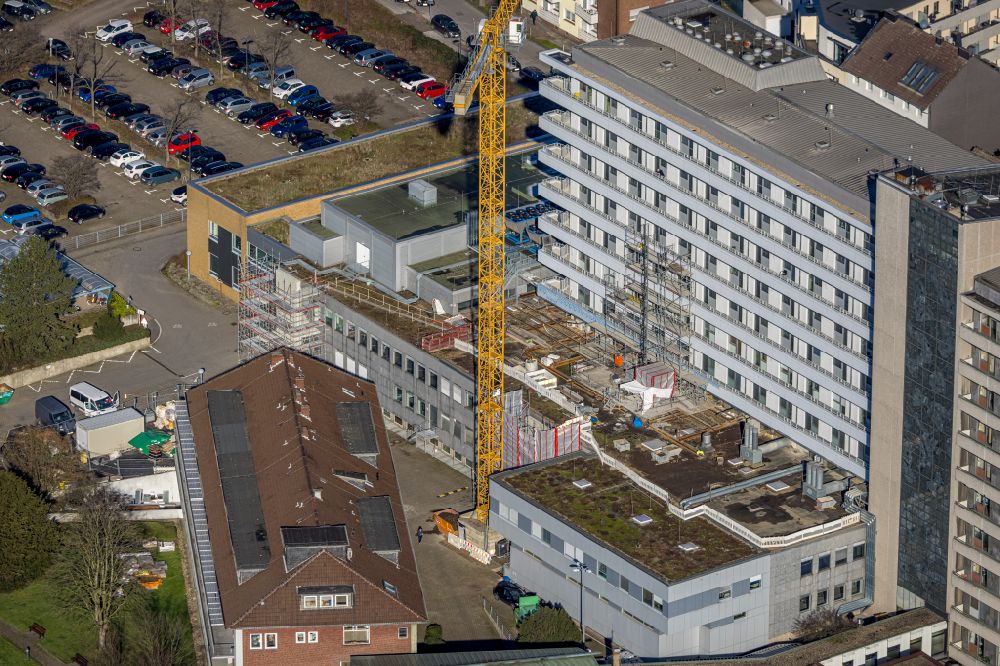 Aerial photograph Lünen - Construction site for the renovation of a building on the clinic premises of the hospital St. Marien Hospital on street Altstadtstrasse in Luenen at Ruhrgebiet in the state North Rhine-Westphalia, Germany