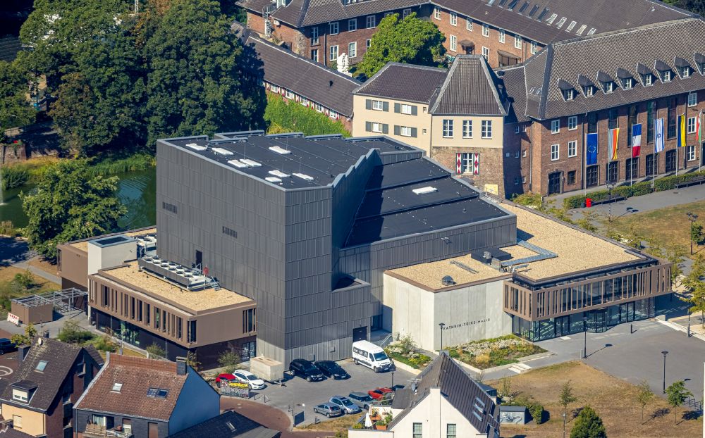 Aerial image Dinslaken - Construction site for the renovation of the concert hall and theater-playhouse Kathrin-Tuerks-Halle on the D'Agen square in Dinslaken in the Ruhr area in the state North Rhine-Westphalia, Germany