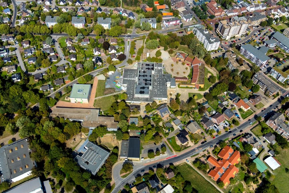 Voerde (Niederrhein) from the bird's eye view: Construction for the reconstruction on Comenius Gesamtschule der Stadt Voerde on Allee in Voerde (Niederrhein) in the state North Rhine-Westphalia, Germany