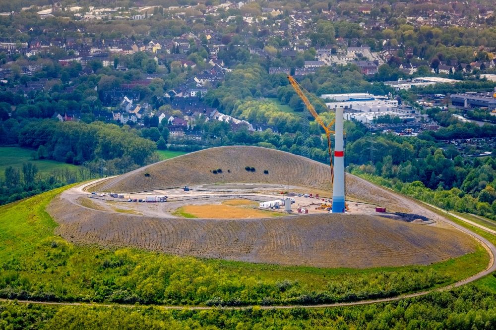 Gladbeck from above - Construction site for wind turbine installation on the overburden dump hill of the Mottbruchhalde in Gladbeck at Ruhrgebiet in the state North Rhine-Westphalia, Germany