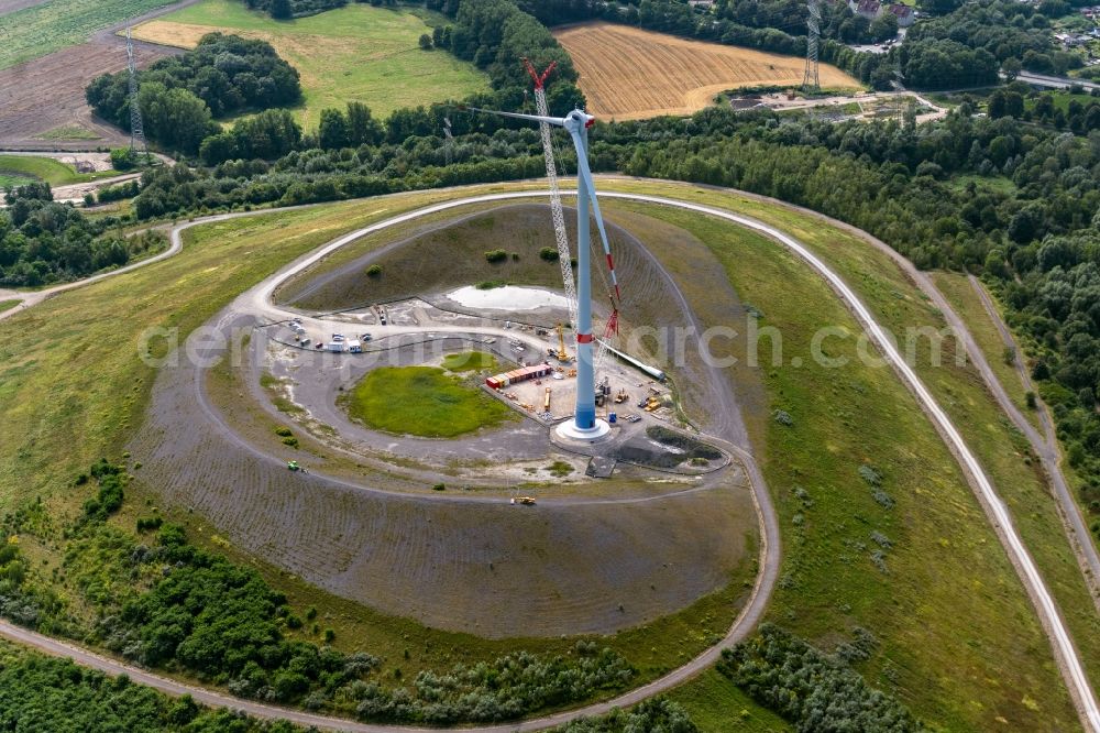 Gladbeck from the bird's eye view: Construction site for wind turbine installation on the overburden dump hill of the Mottbruchhalde in Gladbeck at Ruhrgebiet in the state North Rhine-Westphalia, Germany