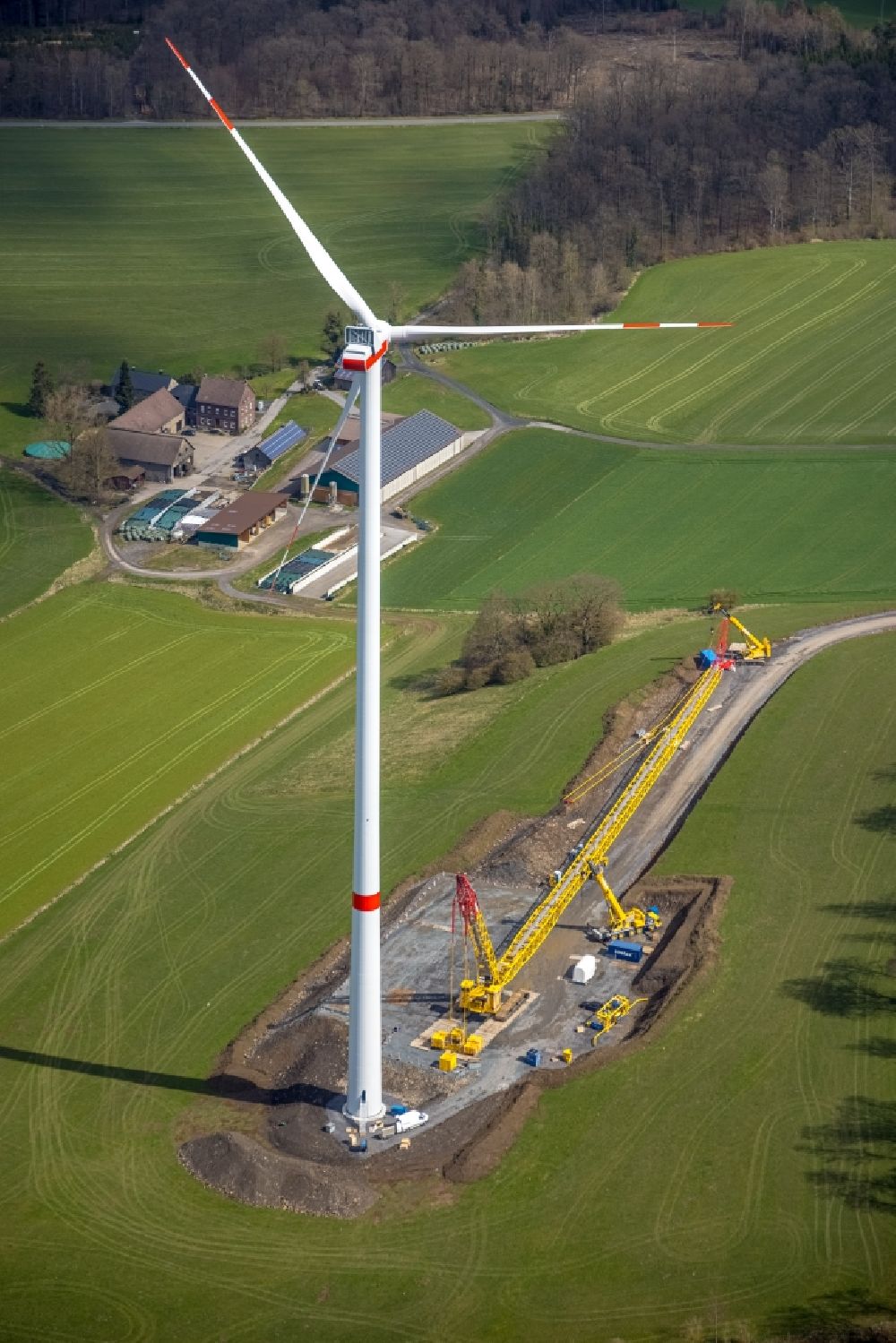 Sundern (Sauerland) from the bird's eye view: Construction site for wind turbine installation in the district Hoevel in Sundern (Sauerland) in the state North Rhine-Westphalia, Germany