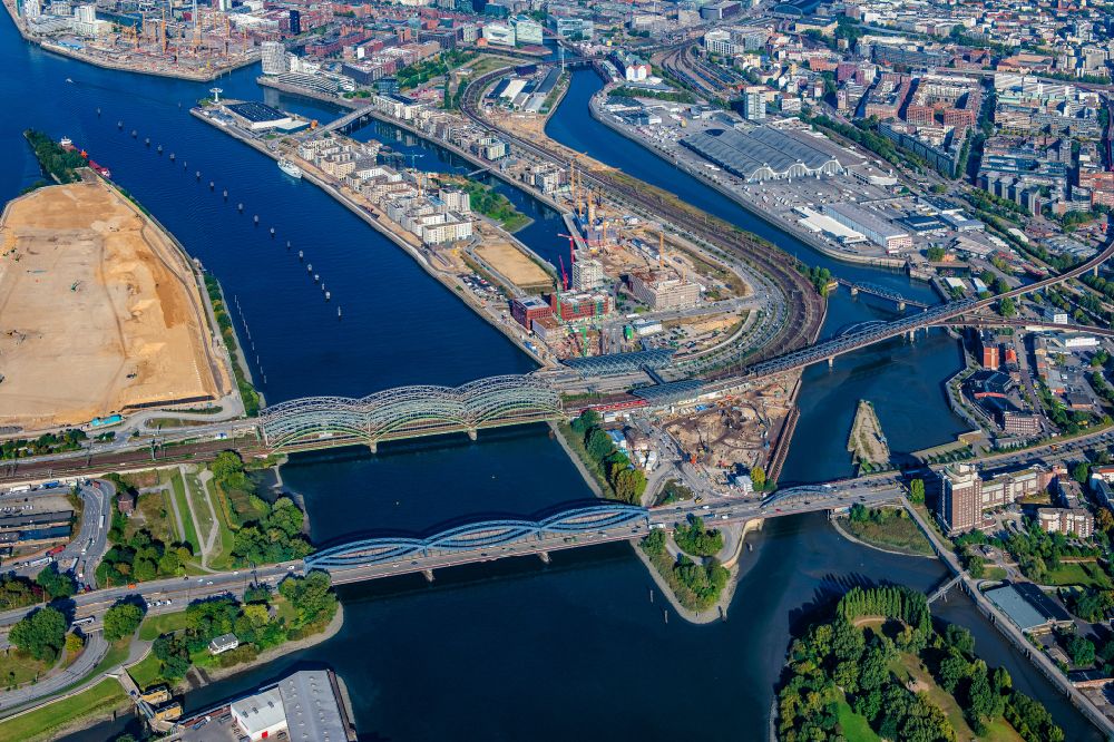 Aerial photograph Hamburg - Construction sites for residential and commercial buildings in the Baakenhafen along the Baakenallee in HafenCity in Hamburg, Germany