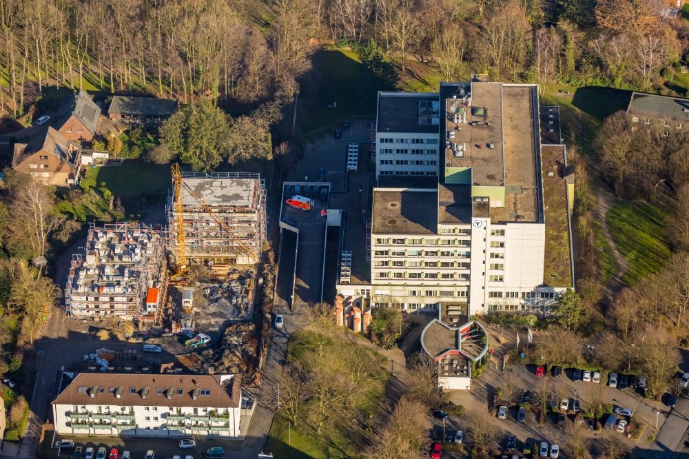 Hamm from above - Construction site for City Quarters Building Park-Quartier Hoevel next to the St. Josef-Krankenhaus on Hohenhoeveler Strasse in the district Bockum-Hoevel in Hamm in the state North Rhine-Westphalia, Germany