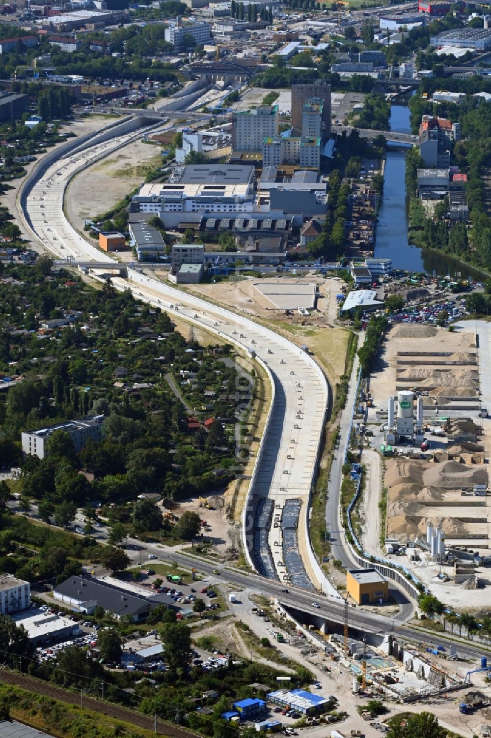 Aerial photograph Berlin - Civil engineering construction sites for construction of the extension of the urban motorway - Autobahn Autobahn A100 in Berlin Neukoelln