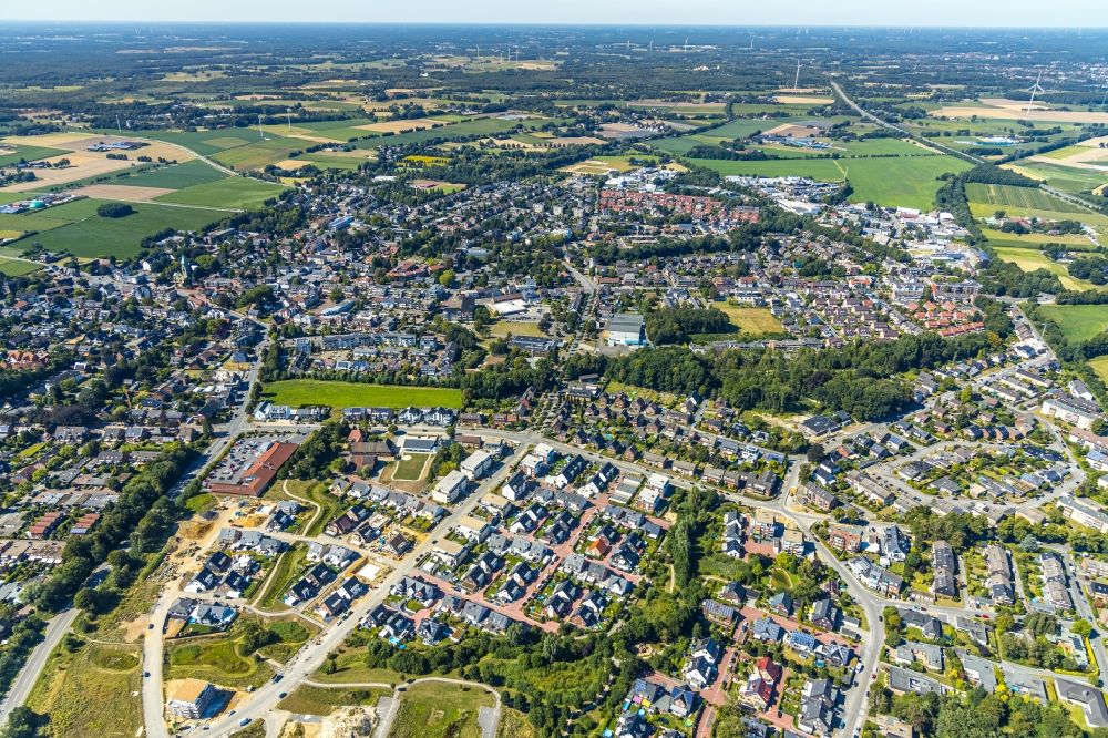 Bottrop from the bird's eye view: Construction sites for new construction residential, Schultenkamp, a single-family settlement on Kirchhellener ring and Hack Furth Road overlooking the outskirts in Bottrop in North Rhine-Westphalia