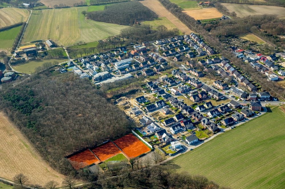 Dorsten from the bird's eye view: Construction sites for new construction residential area of detached housing estate An den Wieden in Dorsten in the state North Rhine-Westphalia, Germany