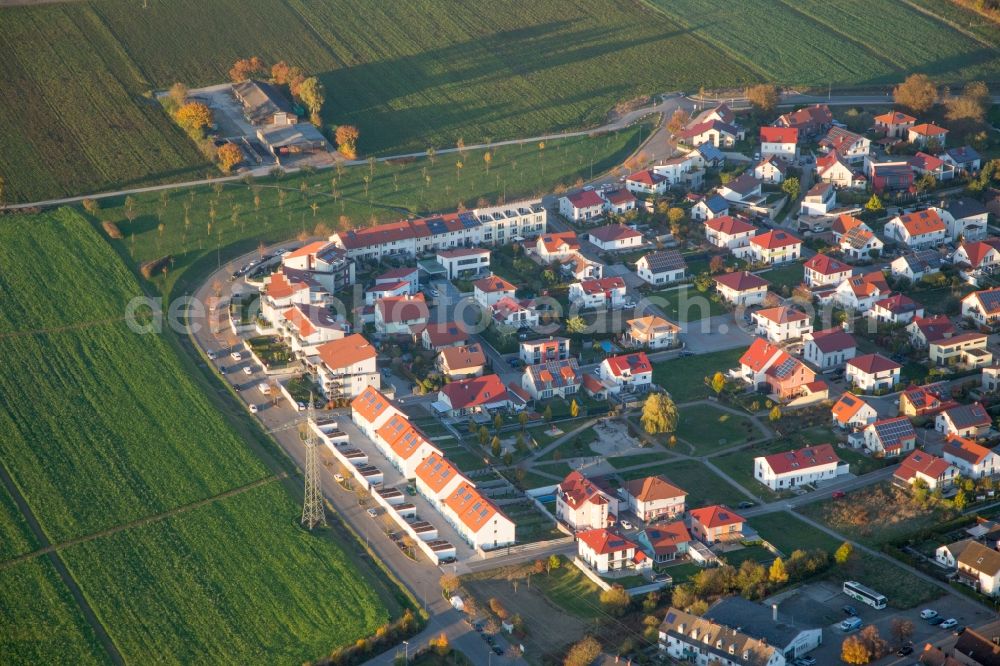 Kandel from the bird's eye view: Construction sites for new construction residential area of detached housing estate Am Hoehenweg in Kandel in the state Rhineland-Palatinate, Germany