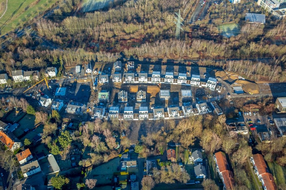 Bochum from the bird's eye view: Building sites to the new building residential area of a single-family dwelling settlement MARK'SCHER BENT on the surface of the former railway area of the freight depot Weitmar in the district in Bochum in the federal state North Rhine-Westphalia