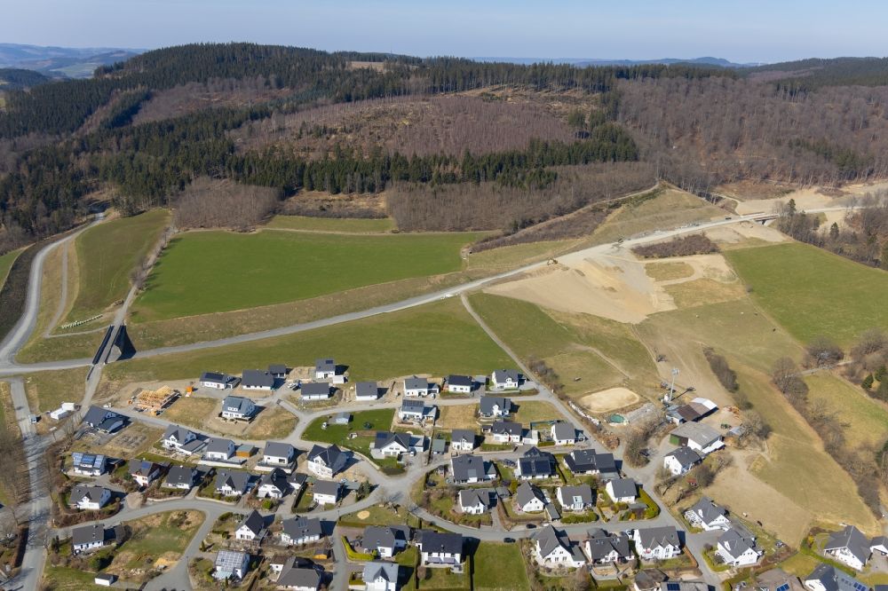 Aerial image Schmallenberg - Construction sites for new construction residential area of detached housing estate on the bypass at Rohdauweg - Buchhagenweg - Am Kapellenberg in the district Bad Fredeburg in Schmallenberg at Sauerland in the state North Rhine-Westphalia, Germany