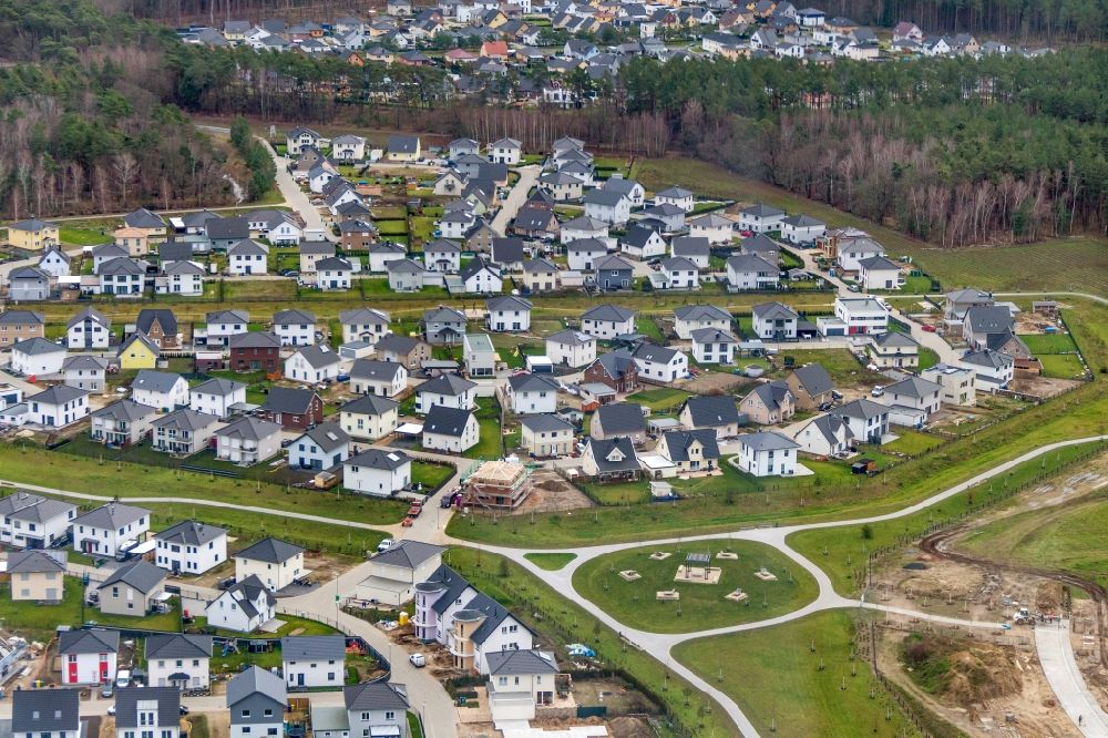 Aerial image Ludwigsfelde - Construction sites for new construction residential area of detached housing estate on Sartrering in Ludwigsfelde in the state Brandenburg, Germany