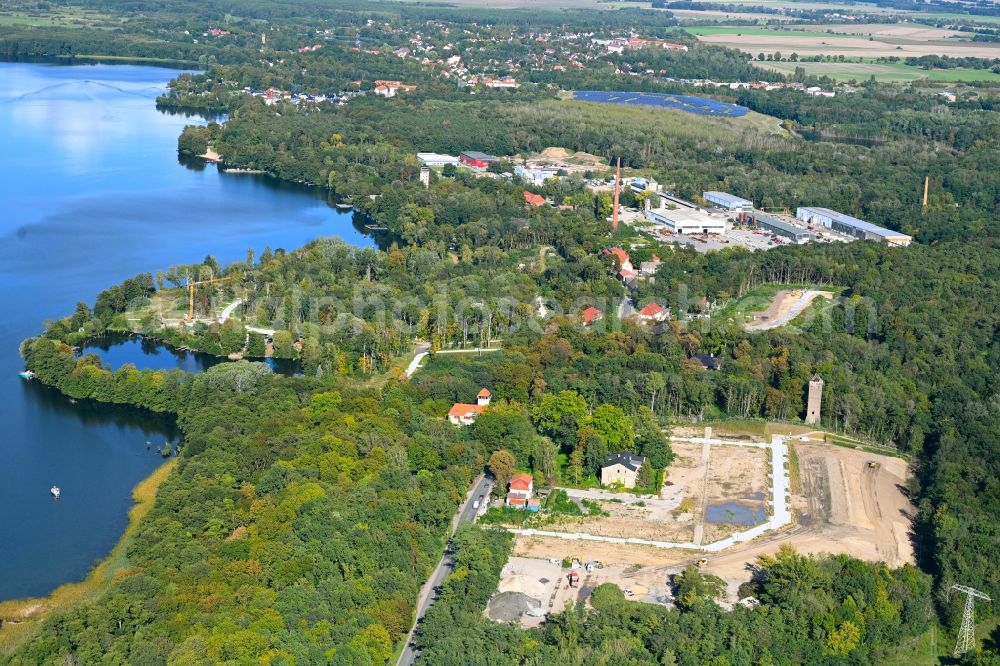 Aerial image Rüdersdorf - Construction sites for new construction residential area of detached housing estate of Stienitzsee Real Estate (SRE) GmbH on street Berliner Strasse in the district Hennickendorf in Ruedersdorf in the state Brandenburg, Germany