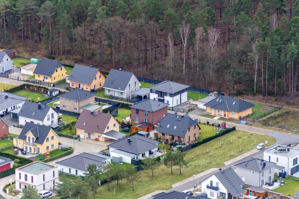 Ludwigsfelde from the bird's eye view: Construction sites for new construction residential area of detached housing estate Waldsiedlung Rouseaupark in Ludwigsfelde in the state Brandenburg