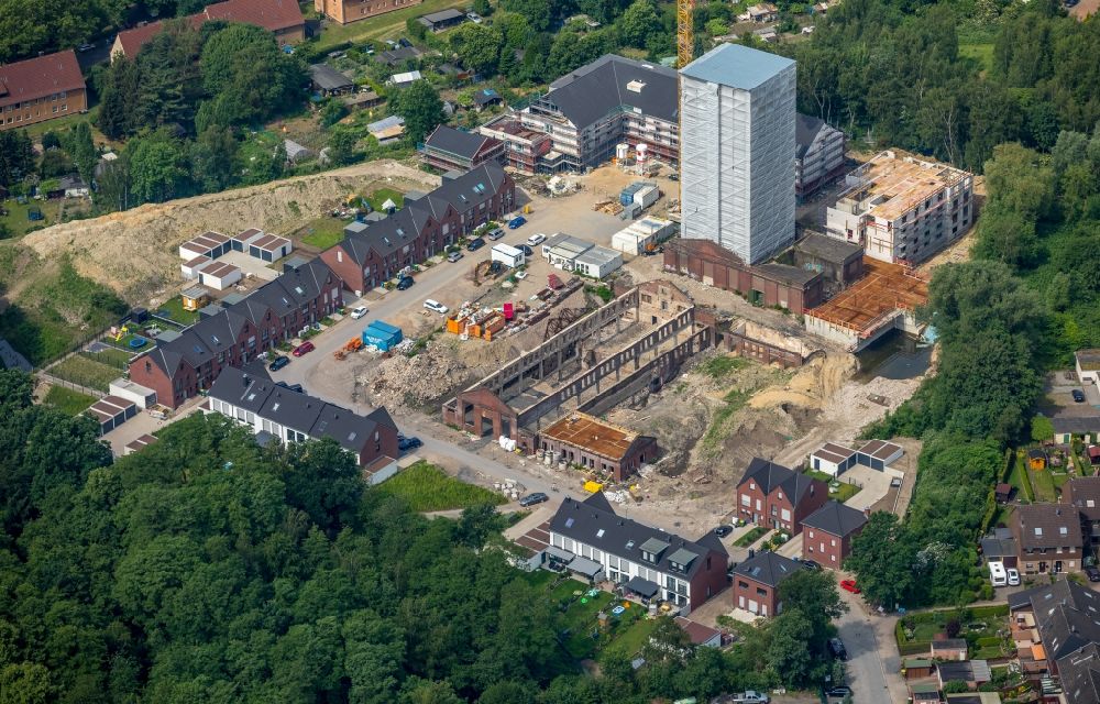 Aerial photograph Oberhausen - Construction sites and development area for a new residential estate on site of the former mining pit and mine shaft IV of the Zeche Osterfeld in Oberhausen in the state of North Rhine-Westphalia