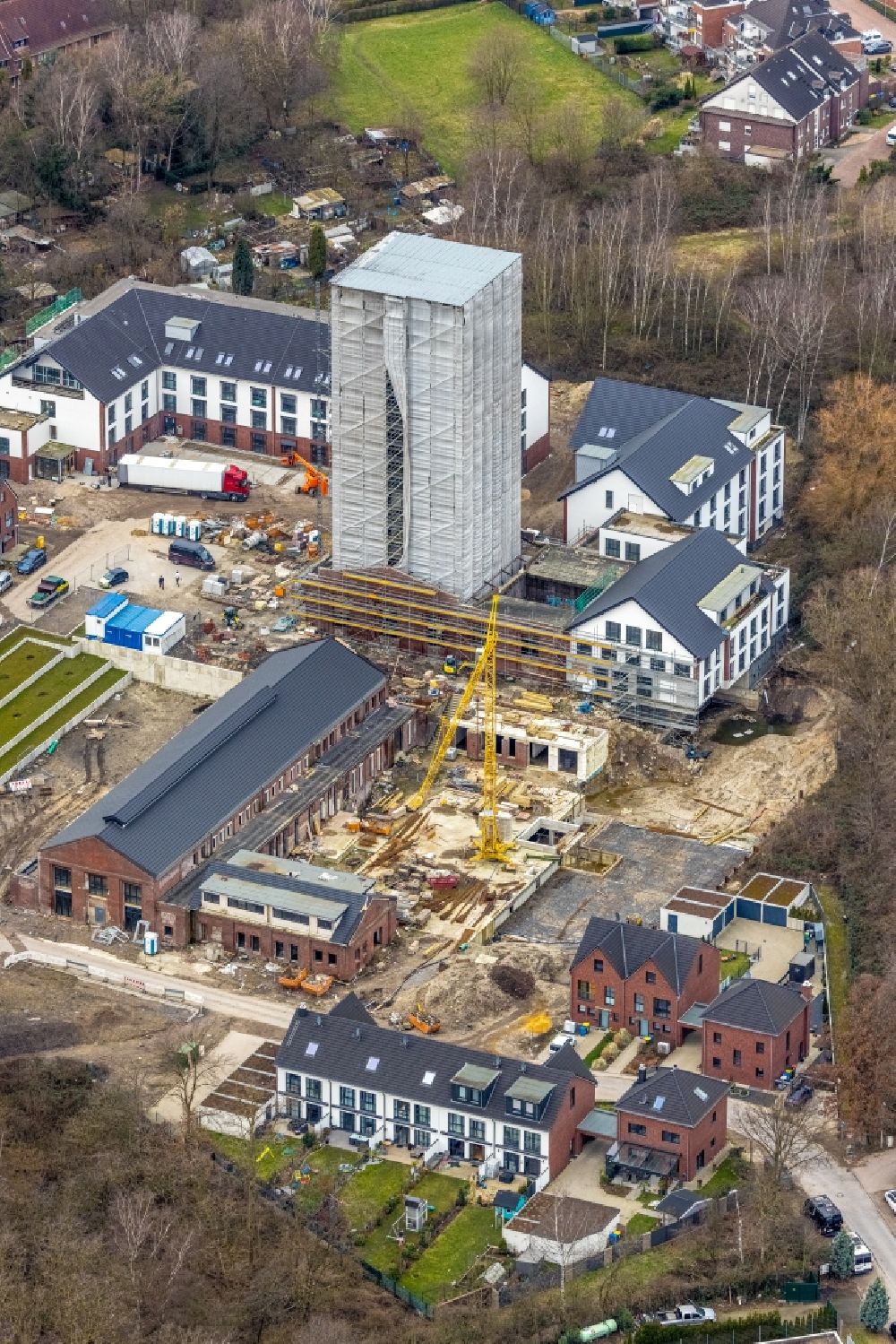 Aerial photograph Oberhausen - Construction sites and development area for a new residential estate on site of the former mining pit and mine shaft IV of the Zeche Osterfeld in Oberhausen at Ruhrgebiet in the state of North Rhine-Westphalia